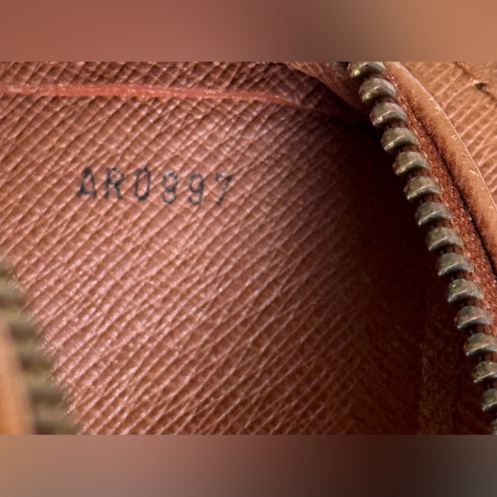 Louis Vuitton Monogram Orsay Clutch ๐ค๐ค - Picture 11 of 16